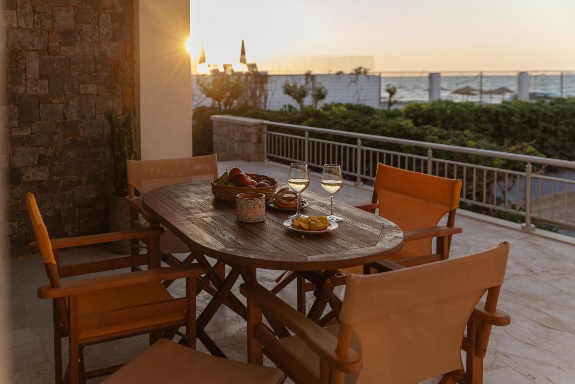 Aelia Seafront House *
