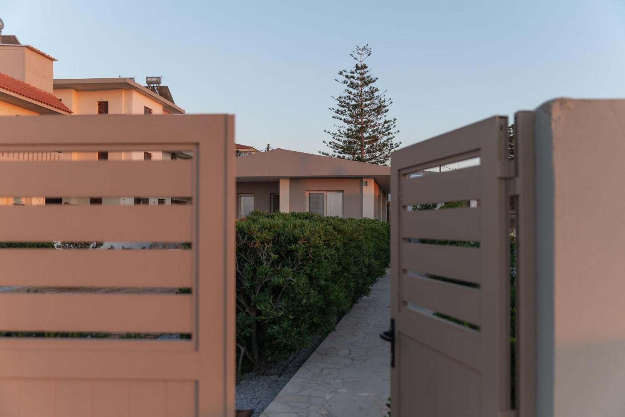 Aelia Seafront House *